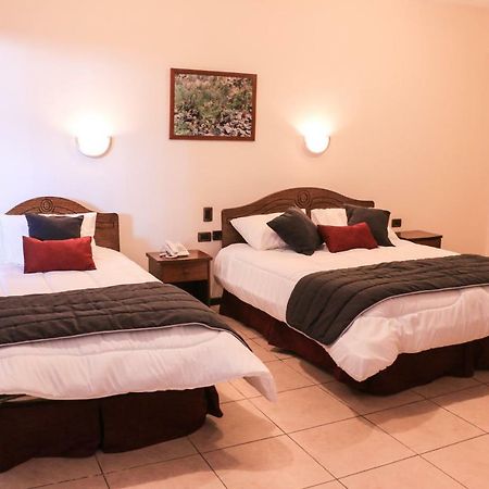 Hotel Garra De Leon บาเญนาร์ ภายนอก รูปภาพ